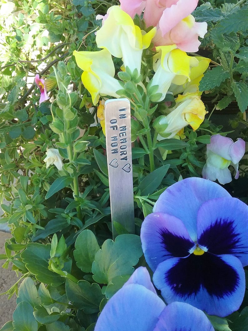 In Memory of Mom Memorial Gift for Mother for Women Gardening Gift Loss of Wife After Loss of Loved One Garden Marker for Yard Remembrance image 7