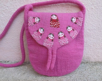 Felt bag matrushka applied by hand felt bag