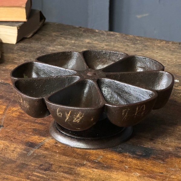 Antique Rotating Nail Cup, Nail Caddy, Cast Iron Nail Cup, Rotating Parts Bin, Industrial Storage, Cobbler Tools