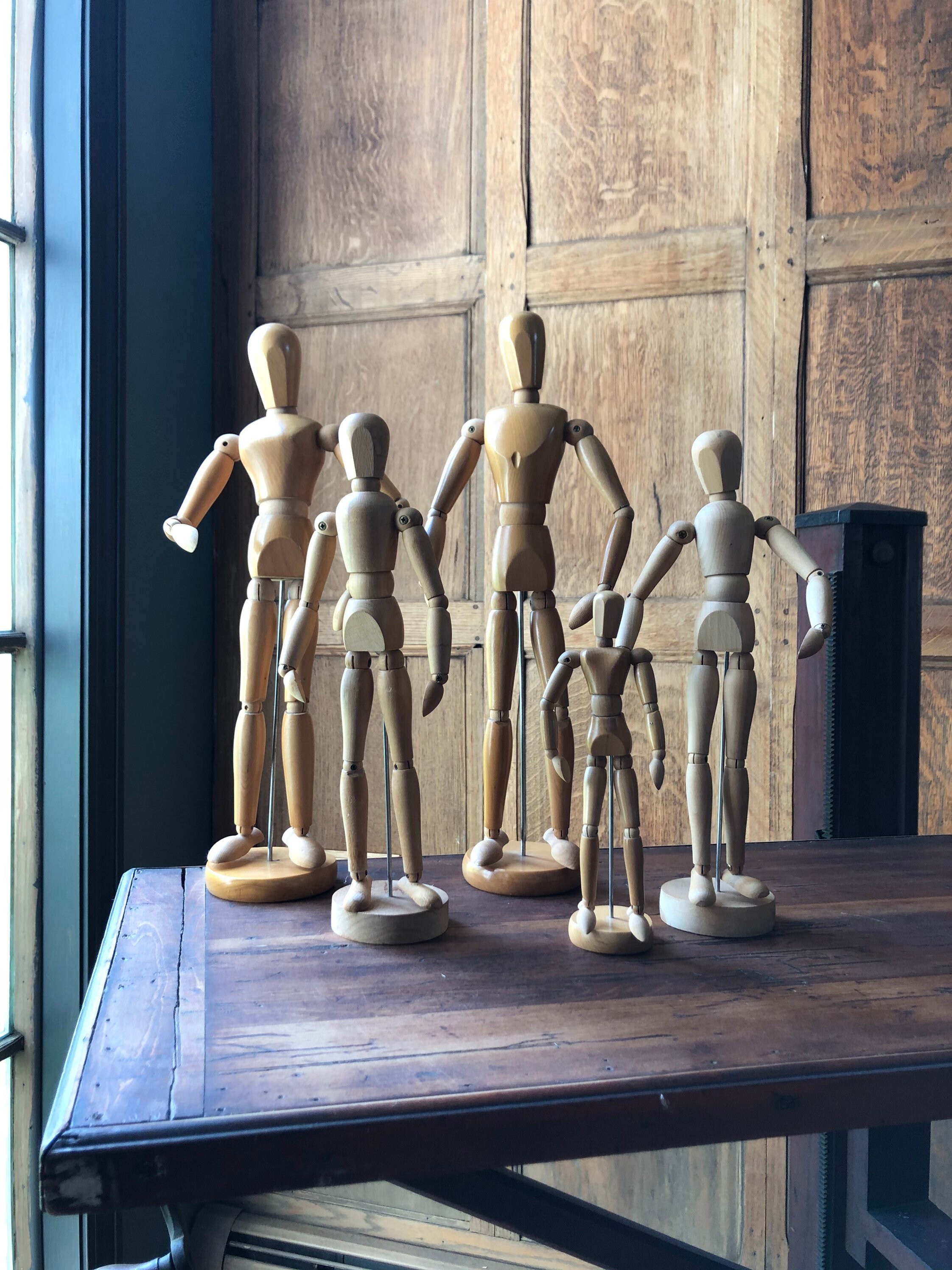 art manikins and anatomical models