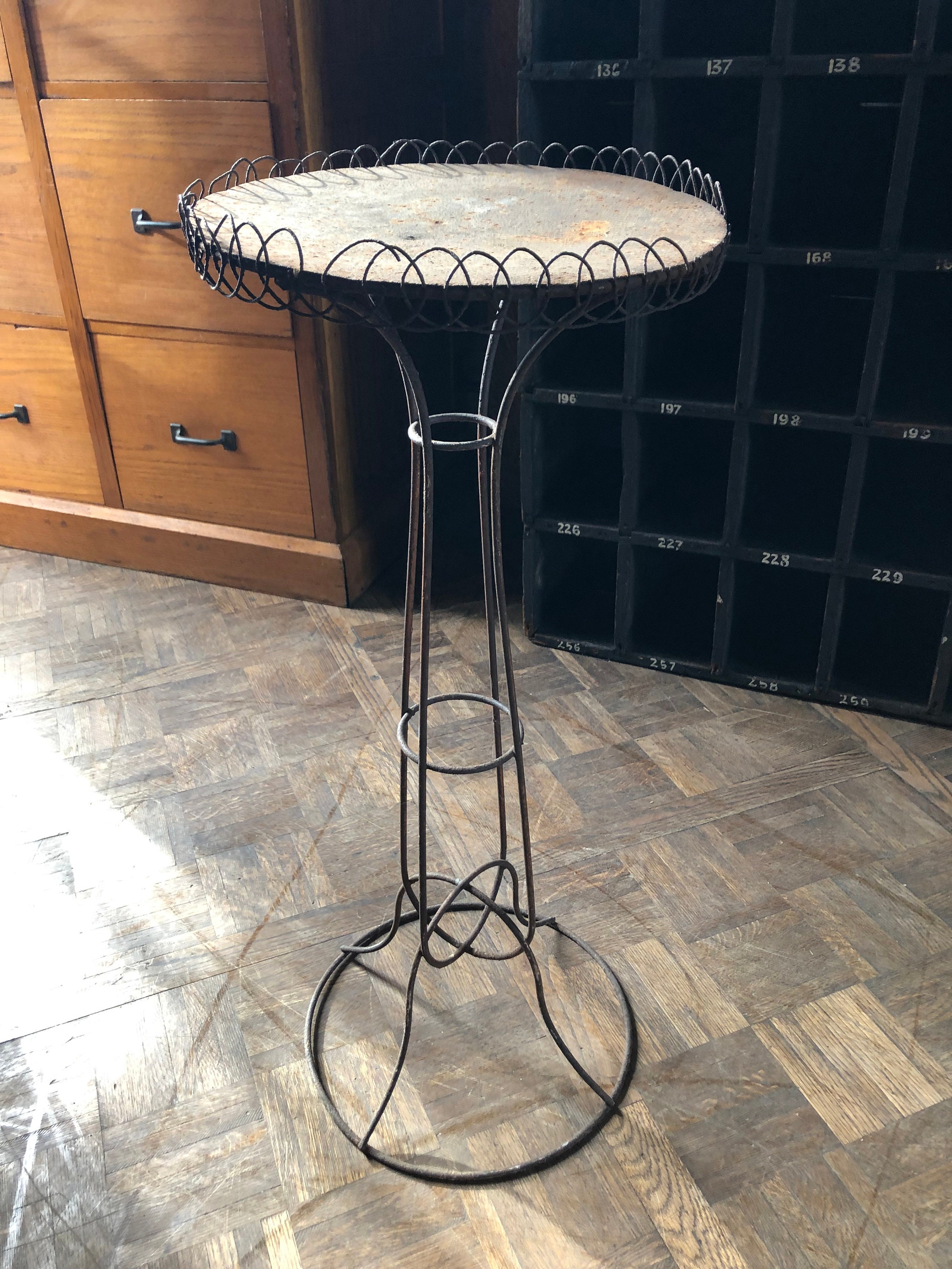 Antique Metal Plant Stand, Tall Wire Side Table, Metal Pedestal Table