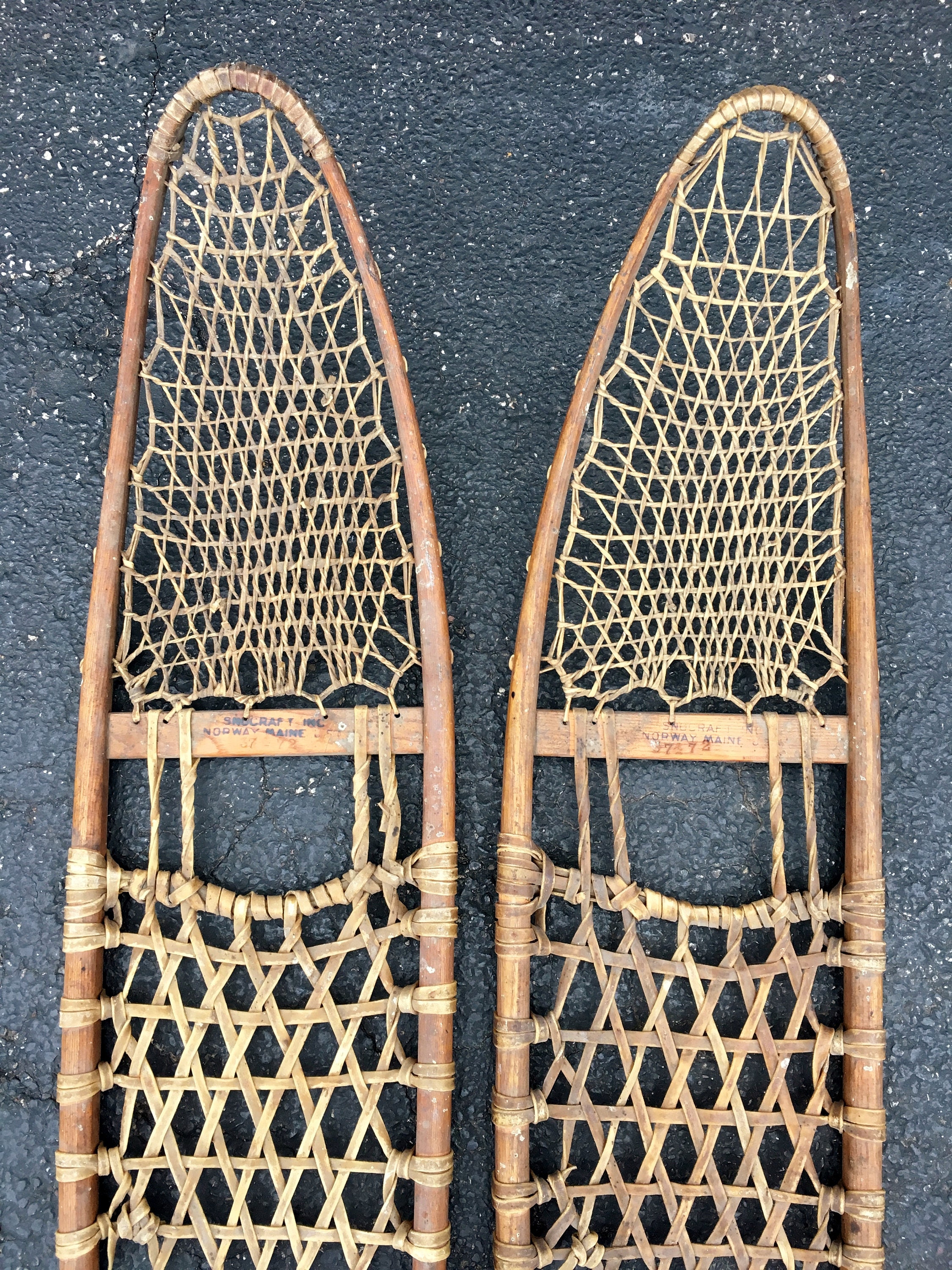 Large Pair Of Antique Snowshoes, Snocraft Inc, Norway Maine, US 1943