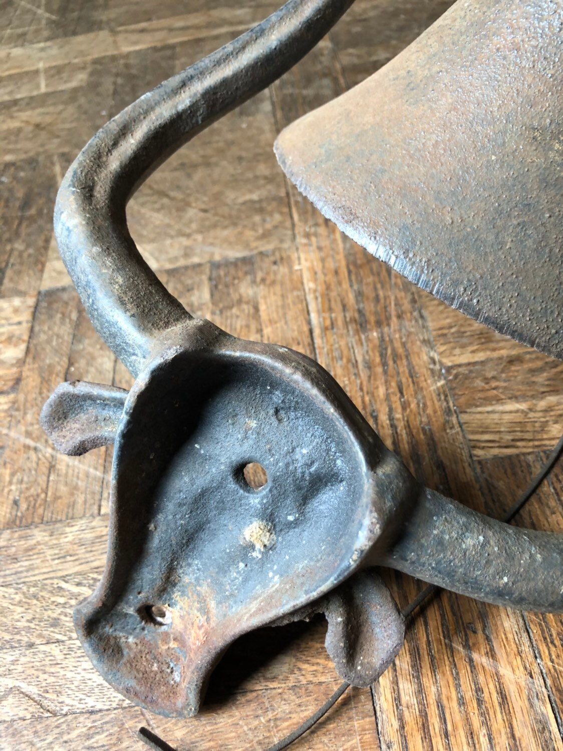 Vintage Cast Iron Dinner Bell, Cow Longhorn Steer Dinner Bell, Cast Iron Decor, Cast Iron Bell