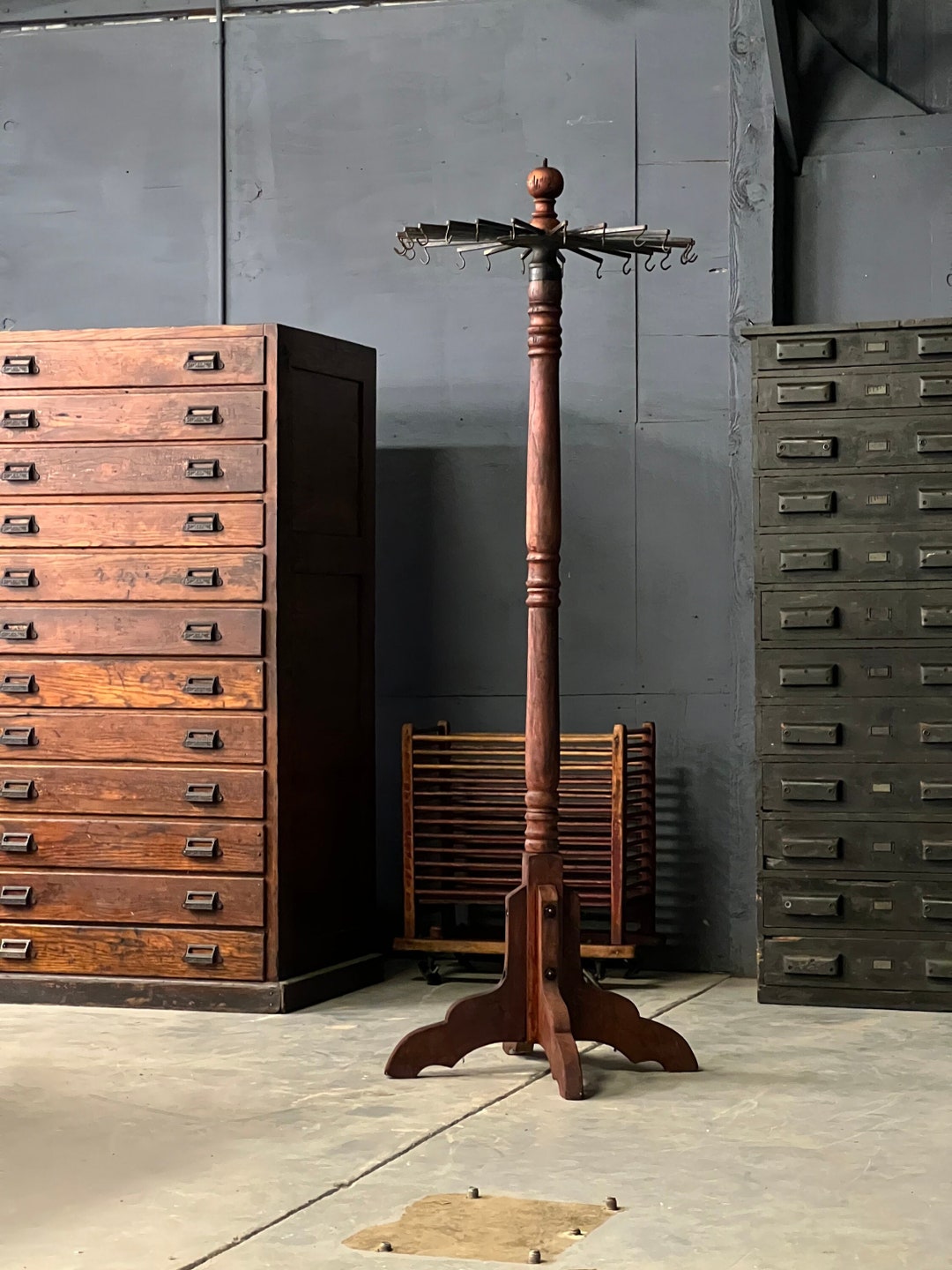 Antique Garment Rack, Rotating Industrial Coat Rack, Rounder, Revolving