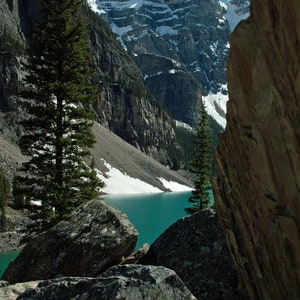 Impresión de bellas artes, lago Moraine, paisaje de lago de montaña, parque nacional Banff, Alberta, Canadá