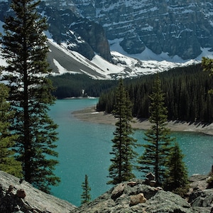 Impresión de bellas artes, lago Moraine, paisaje de montaña, parque nacional Banff, Alberta, Canadá