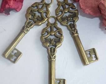 5 Key pendant antique bronze