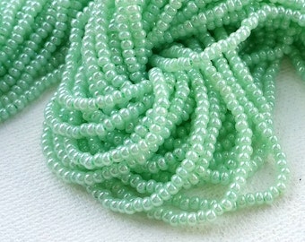 11//0 Pearl Cultura Czech Seed Bead 10 Gm, Hank, 1//2 Kilo #CSG194