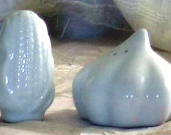 Vintage 2 Pc White Garlic Head & Corn on the Cob Salt and Pepper Shakers Set - BIA Stoneware Corn on the Cob and Garlic Salt Pepper Shakers