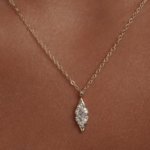 Gold vintage necklace, delicated pendant necklace