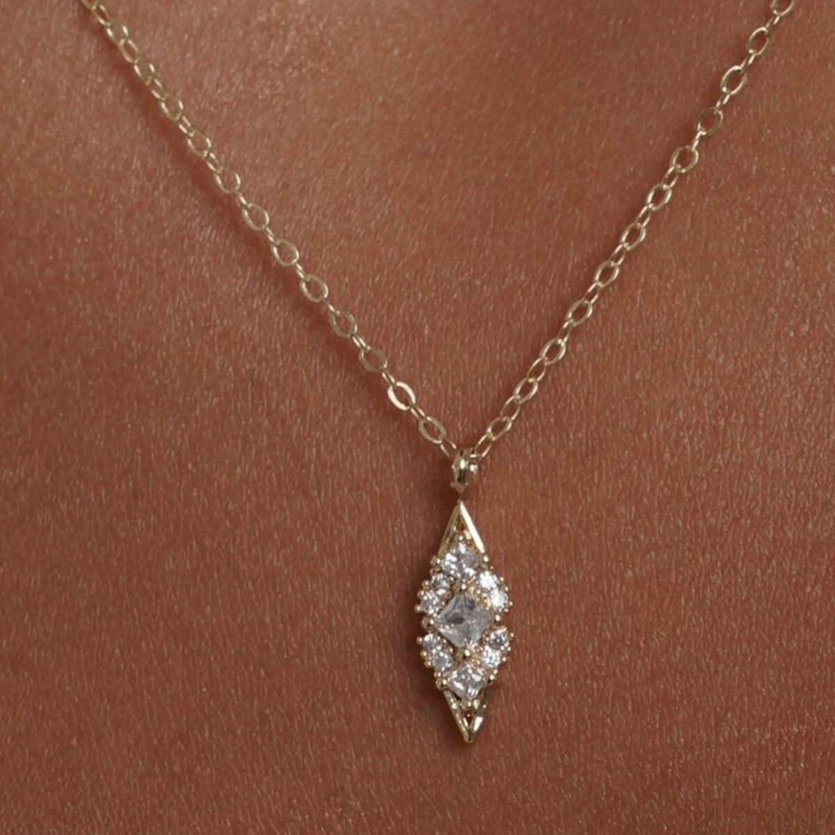 Gold vintage necklace, delicated pendant necklace