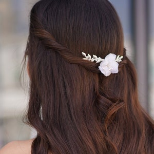 Bridal hair comb, Bridal  headpiece, Flower headpiece, flower hair comb, Bride hair comb, hair comb, Bridal flower, Bridal hair accessory
