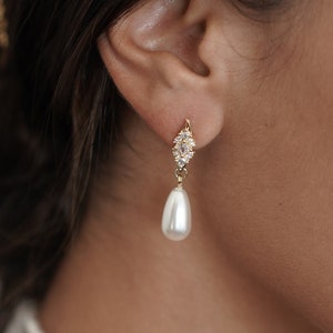 Teardrop Brides Pearl Earrings gold Jewelry drop Wedding pearl earrings