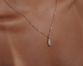Bridal dainty necklace, Vintage tiny necklace