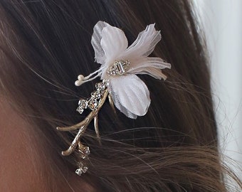 Wedding delicate hair comb, Silk butterfly hair pins , Bride headpiece, silk headpiece,  Bridal silk flower, Bridal hair accessory