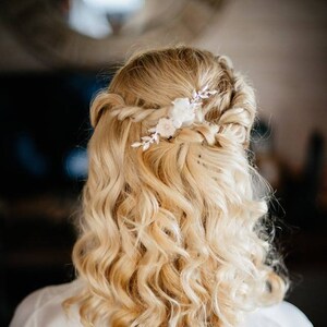 Bridal hair comb, Bridal  headpiece, Flower headpiece, flower hair comb, Bride hair comb, hair comb, Bridal flower, Bridal hair accessory