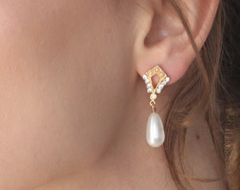 Bridal earings, wedding earrings, bridal earrings ,wedding earring bridal jewelry , pearls, gold bridal earrings,  Drop Pearl Earring