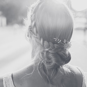 Bridal hair comb, Floral wedding hair piece
