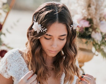 Flower Hair Piece, Floral Hair Comb Wedding, Bridal Hair Piece, Boho White Headpiece, Wedding Hair Piece, Boho Hair Comb