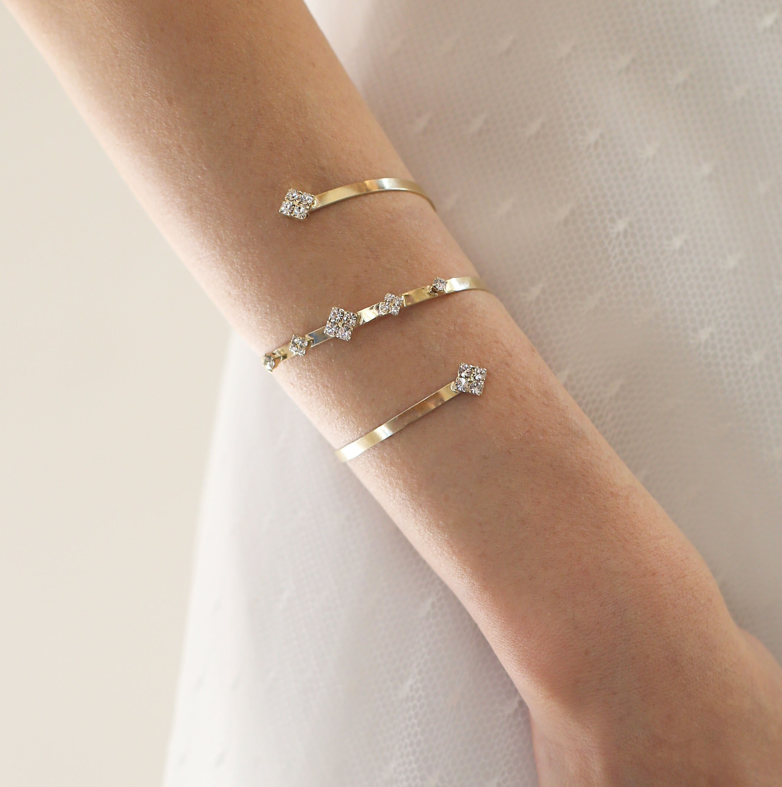 Veemoon 2pcs Adjustable Rhinestone Flower Arm Cuff Bracelet Set For Women Gold And Silver Elegant Upper Arm Jewelry
