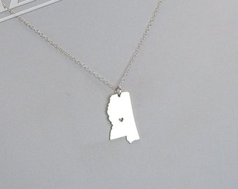 Jewel Tie 925 Sterling Silver with Gold-Toned University of Mississippi Pendant in Heart 17mm x 23mm Jewel Tie 925 Sterling Silver with Gold-Toned University of Mississippi Pendant in Heart 17mm x 23mm
