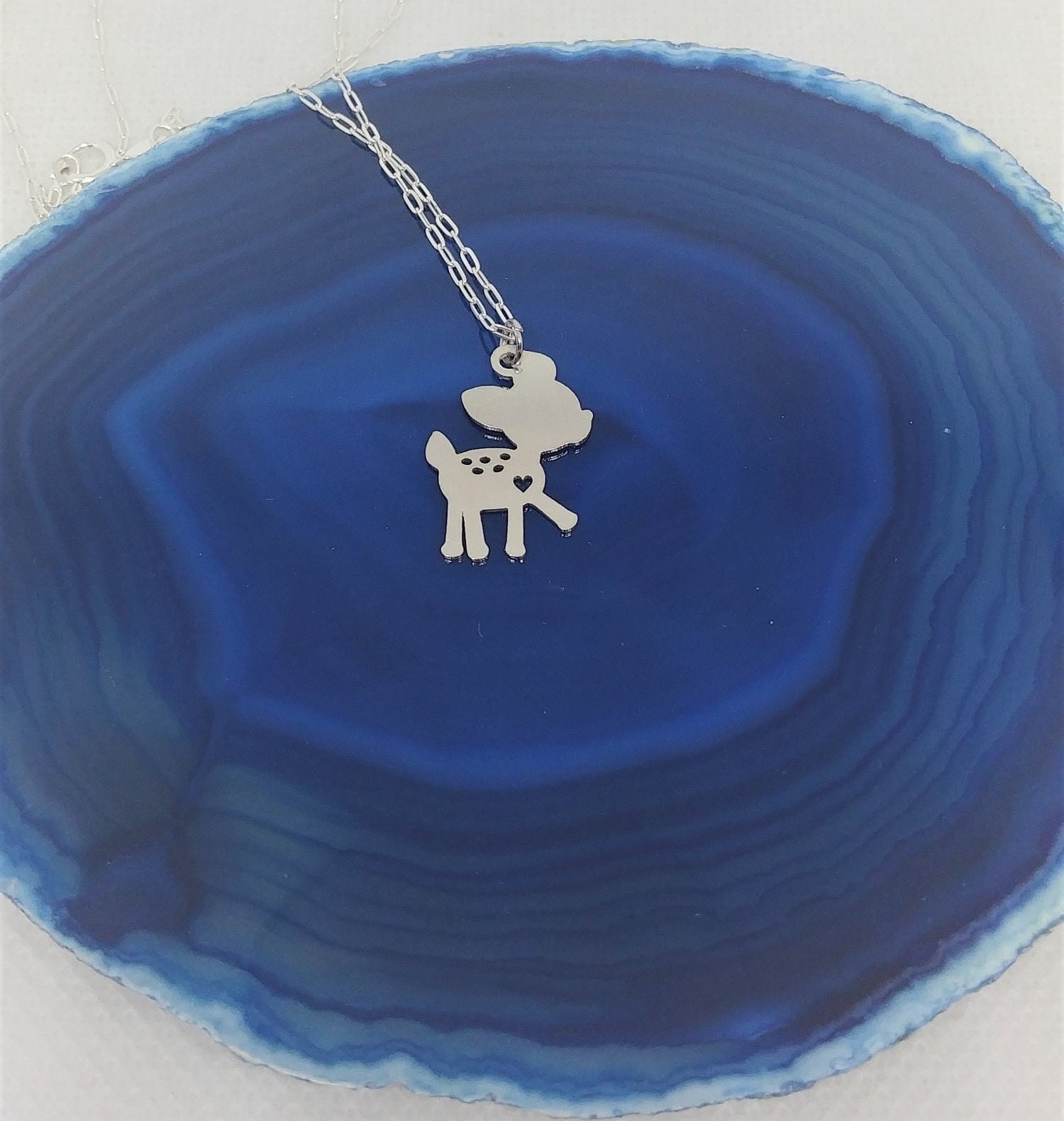 プレート Personalized Deer Necklace, Sterling Silver Fawn Pendant, Engraved