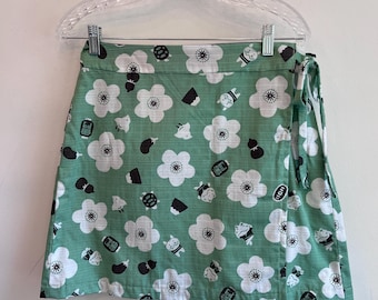 Mini-jupe portefeuille en tissu furoshiki vert et blanc fait main