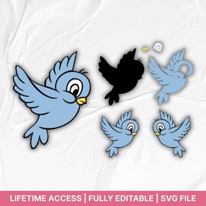 以下が含まれることがあります： さまざまなポーズの漫画の鳥のイラストのコレクション。鳥は主に黒いアウトラインと黄色のくちばしを持つ水色です。1羽の鳥は黒いシルエットです。画像にはテキストが含まれています：LIFETIME ACCESS | FULLY EDITABLE | SVG FILE.