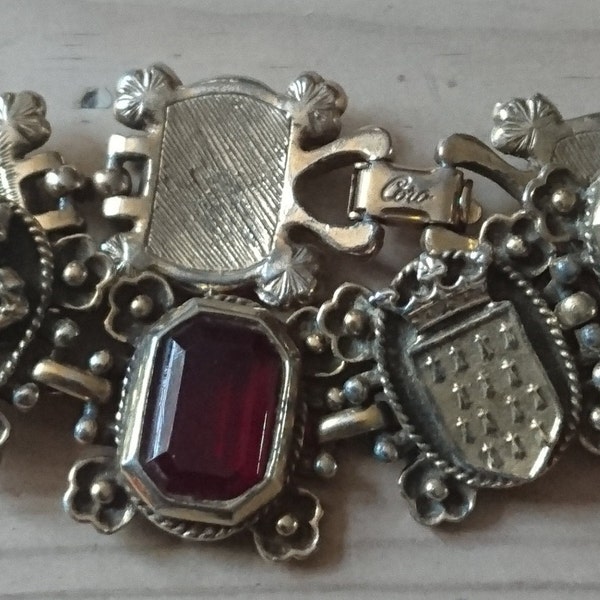 Vintage ciro signed heraldry red stone bracelet