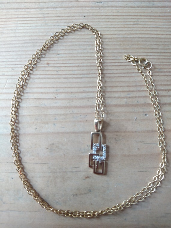 Vintage 9ct Gold pendant and chain - image 1