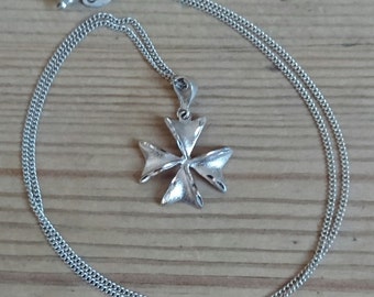 Sterling silver pendant and chain