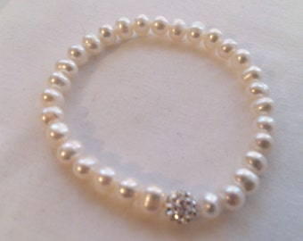 Beautiful real white pearl and crystal bead