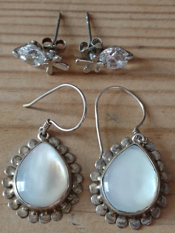 Two pairs of sterling silver earrings - image 1