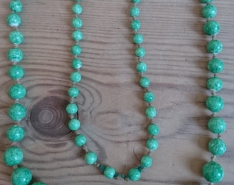 Vintage green peking glass bead necklace
