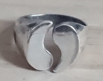 Vintage sterling silver ring