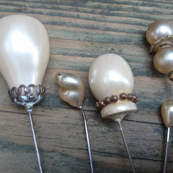 Five vintage pearlised hatpins