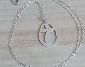 Vintage sterling silver pendant and chain