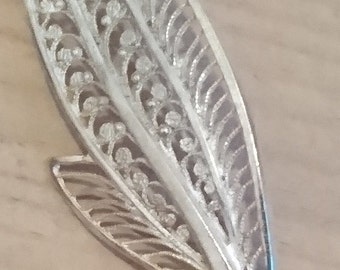 Vintage sterling silver leaf brooch