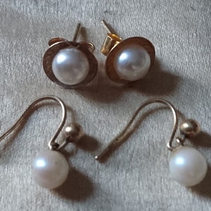 Two pairs of vintage cultured pearl earrings