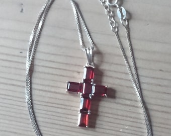 pendentif et chaîne vintage en argent sterling grenat croix