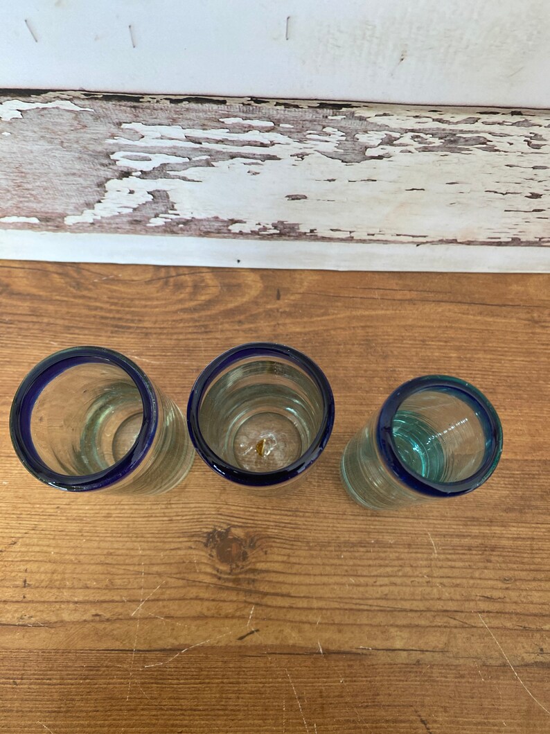 Vintage handblown 3 blue /& turquoise handblown shot glass Mexico