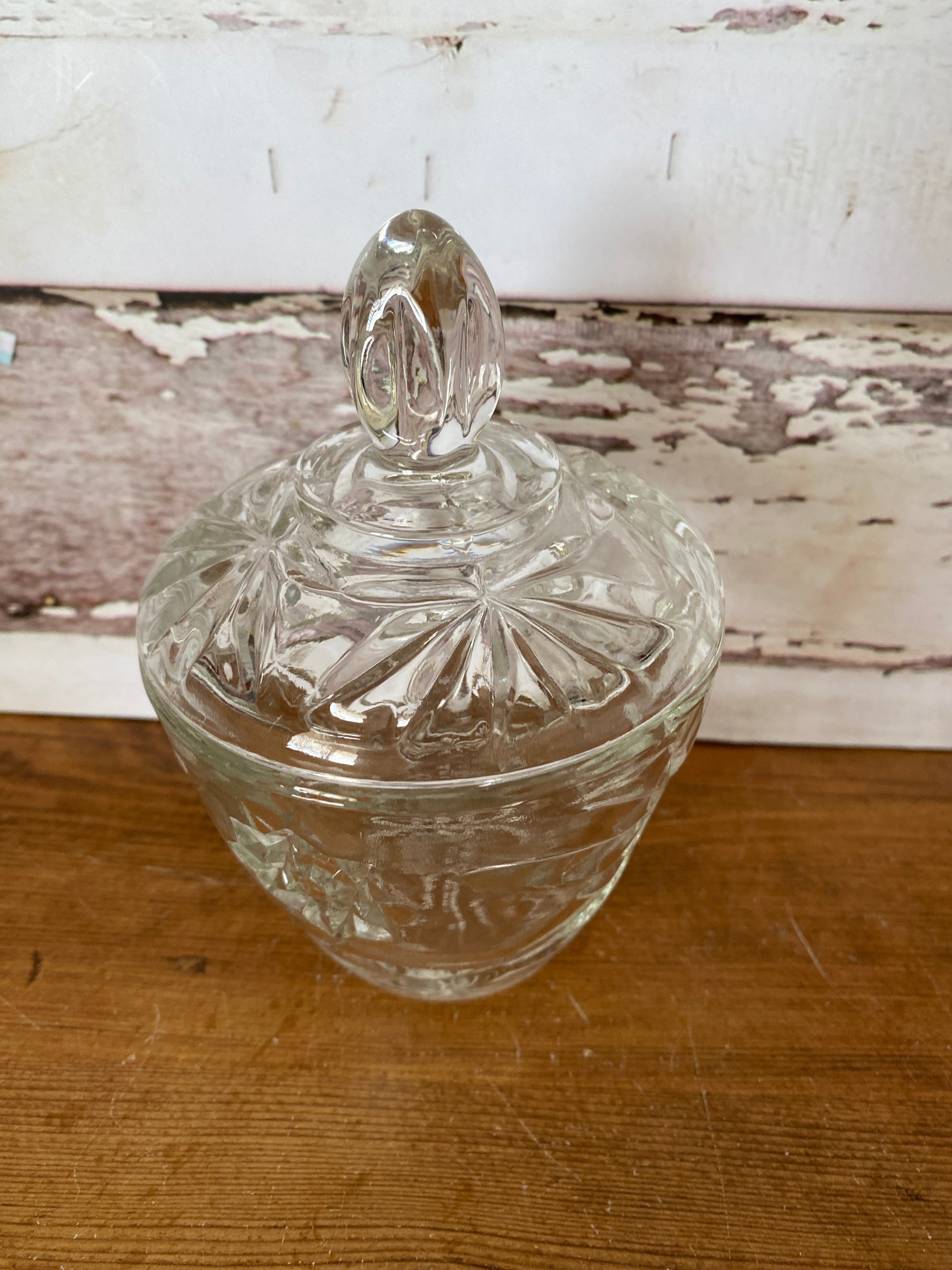 Crystalia Decorative Glass Candy Jar with Lid, Crystal Cut Small Candy Dish  for Office Desk or Home, Cute Glass Sweet Cookie Container, Elegant Candy  Service Buffet, Glass Sugar Canister 