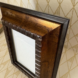 Vintage 4”x6” gold & brown finish ornate  photo frame
