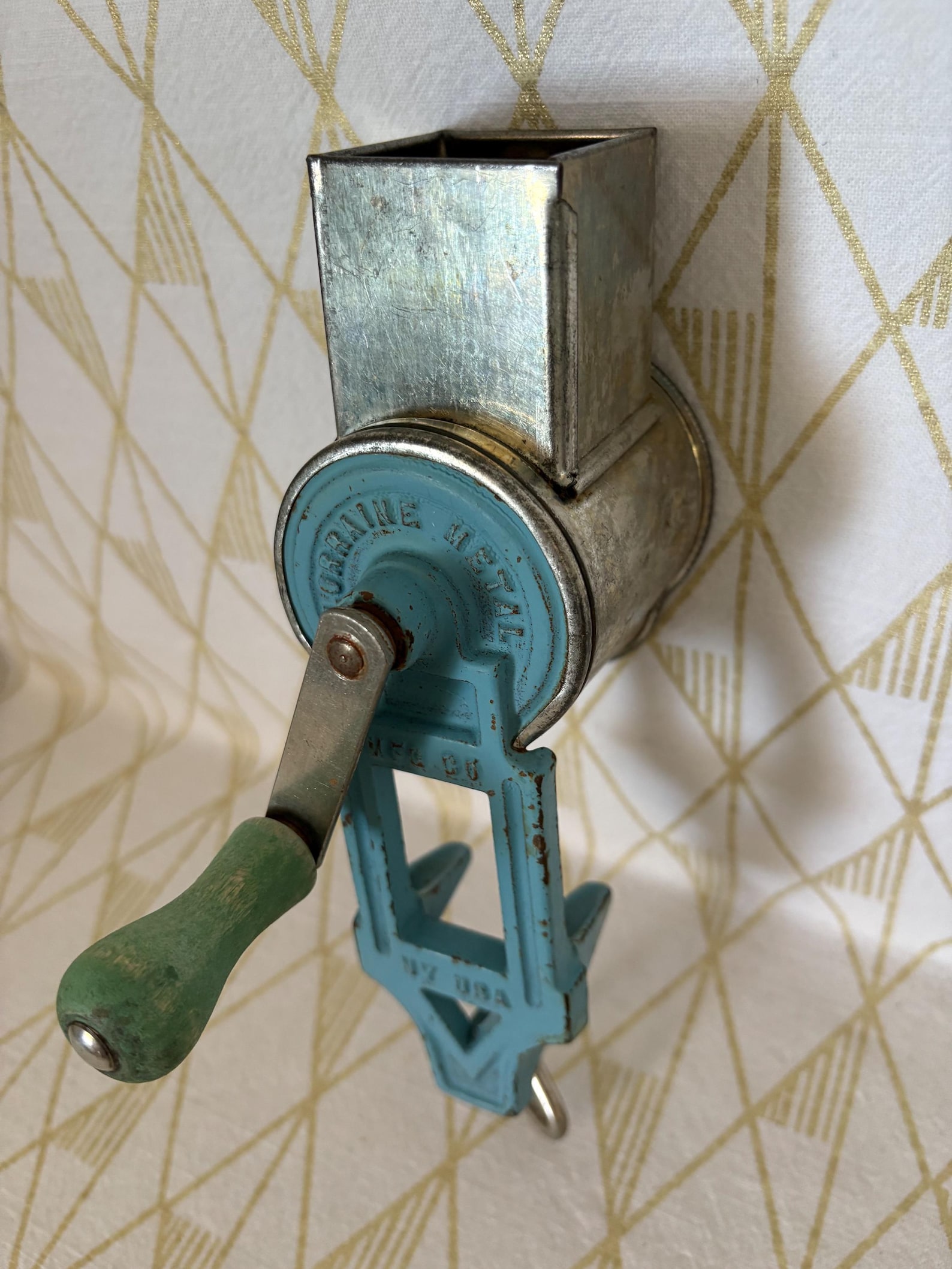 Lorraine Metal Mfg co table mount cast iron grinder