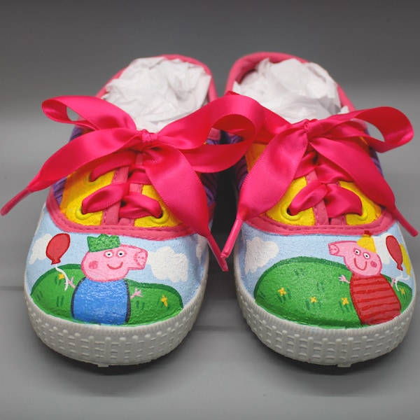 Zapatillas de cumpleaños inspiradas en Peppa Pig pintadas a mano (personalizadas)