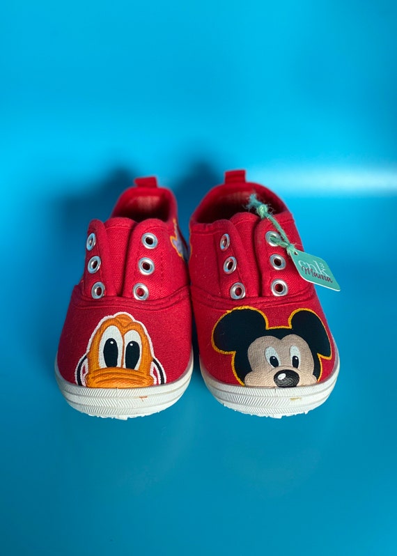Zapatos inspirados en Mickey Mouse & Friends pintados a mano - Etsy España
