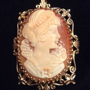 14K Gold Large Cameo, vintage Cameo, Mid century cameo, Ornate Filigree Cameo, 14K yellow gold frame, Cameo Brooch