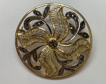 Alice Caviness, Sterl gold Vermeil, Circle brooch, Gold silver brooch, Filigree gold, Marcasite, Signed brooch, silver accents, Made Germany