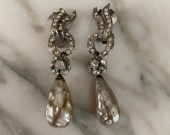 Pearl Rhinestone, Hanging clip ons, Vintage Pearl clips, Rhinestone clip ons, Antique earrings, Wedding, Mid century, Statement Earrings