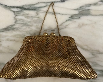 Gold Mesh Purse, Evening bag, Lucite, Small Gold bag, 1960's mesh bag, Gold evening Bag, Evening Purse, Gold Sack, Lucite closure